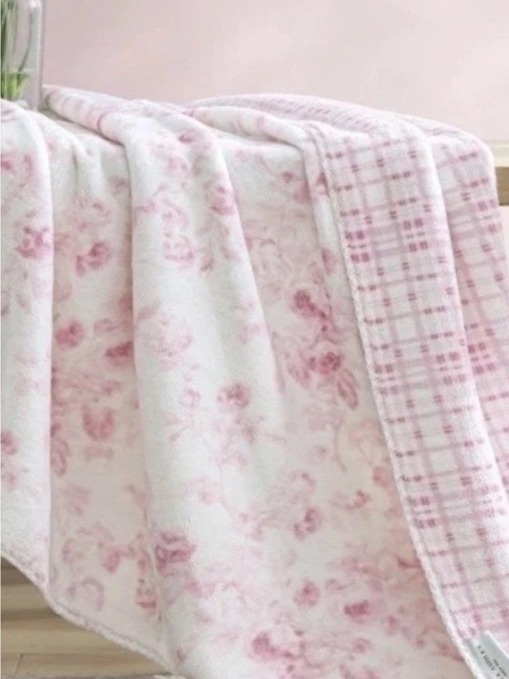 Laura Ashley Pink Floral Zoe Reversible Coco Flannel Throw Mini Pink Roses Soft